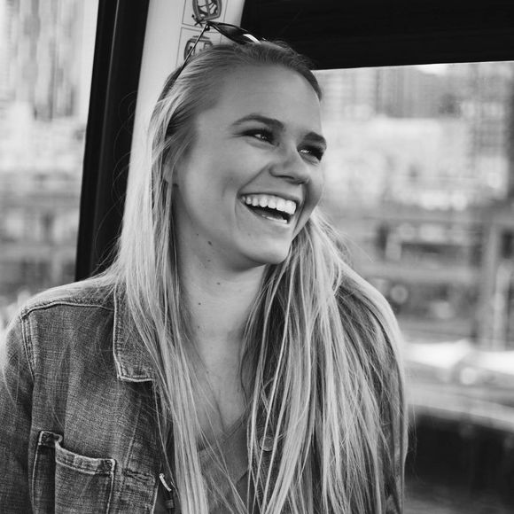 Meet your Posher, Kirsten - Picture 1 of 1